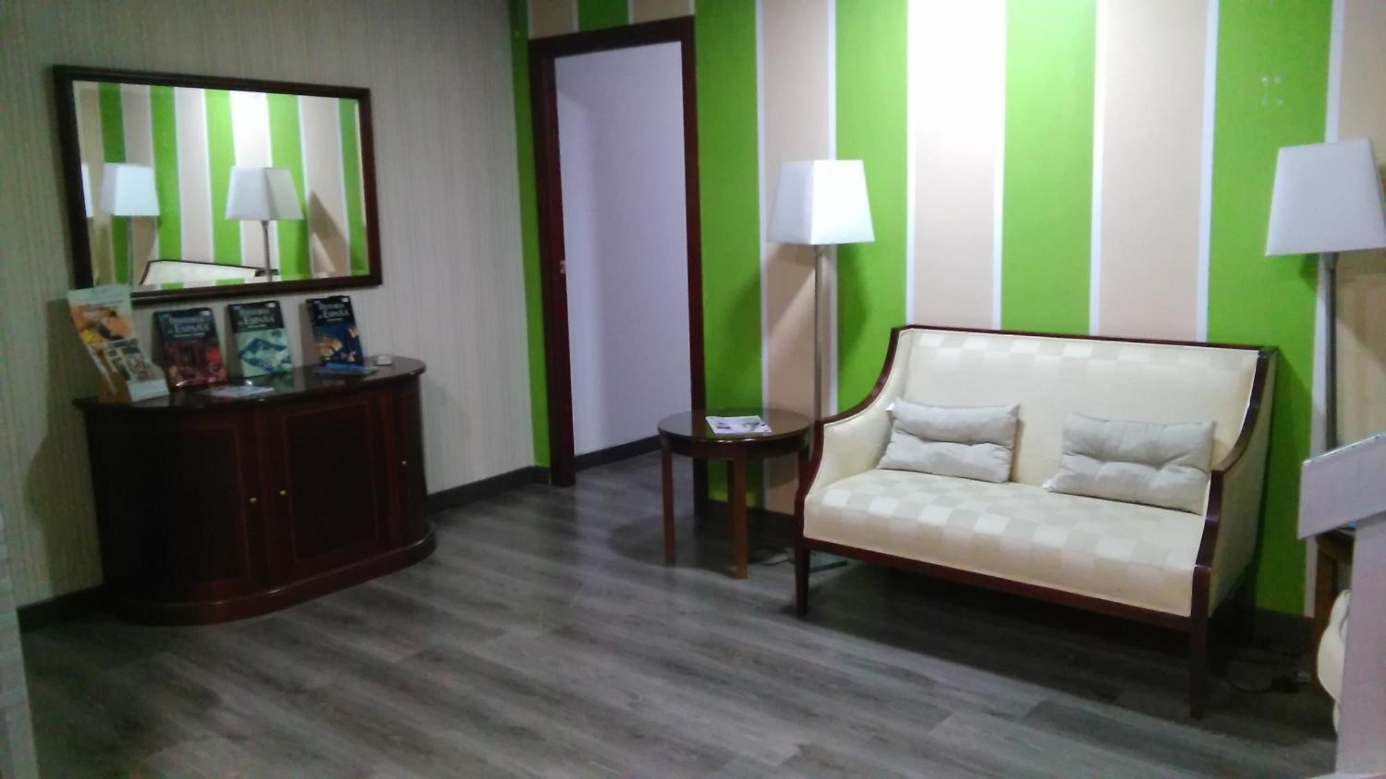 Hotel Nuevo Ara Caces Kültér fotó
