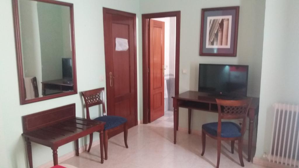 Hotel Nuevo Ara Caces Kültér fotó