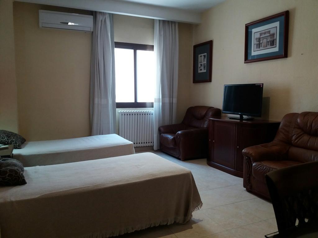 Hotel Nuevo Ara Caces Kültér fotó