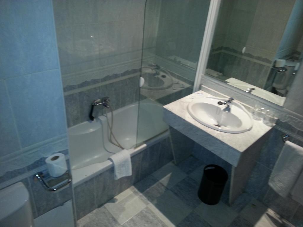 Hotel Nuevo Ara Caces Kültér fotó