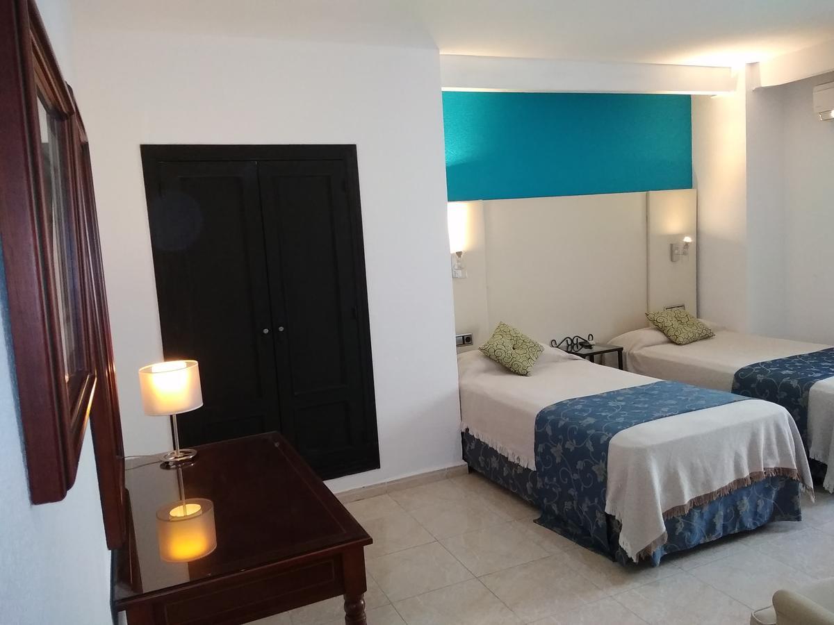 Hotel Nuevo Ara Caces Kültér fotó