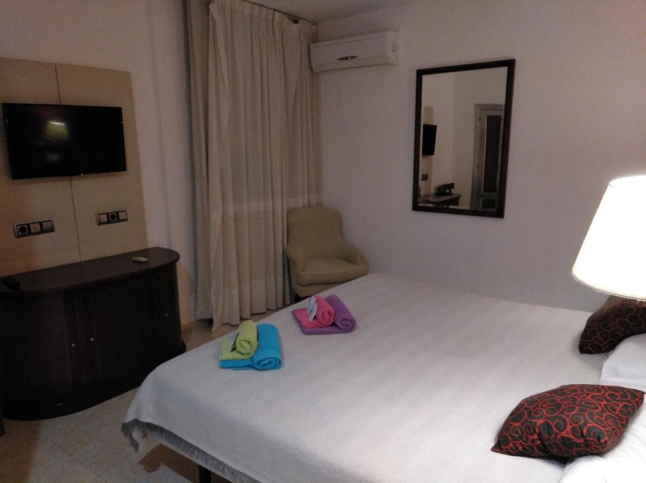 Hotel Nuevo Ara Caces Kültér fotó
