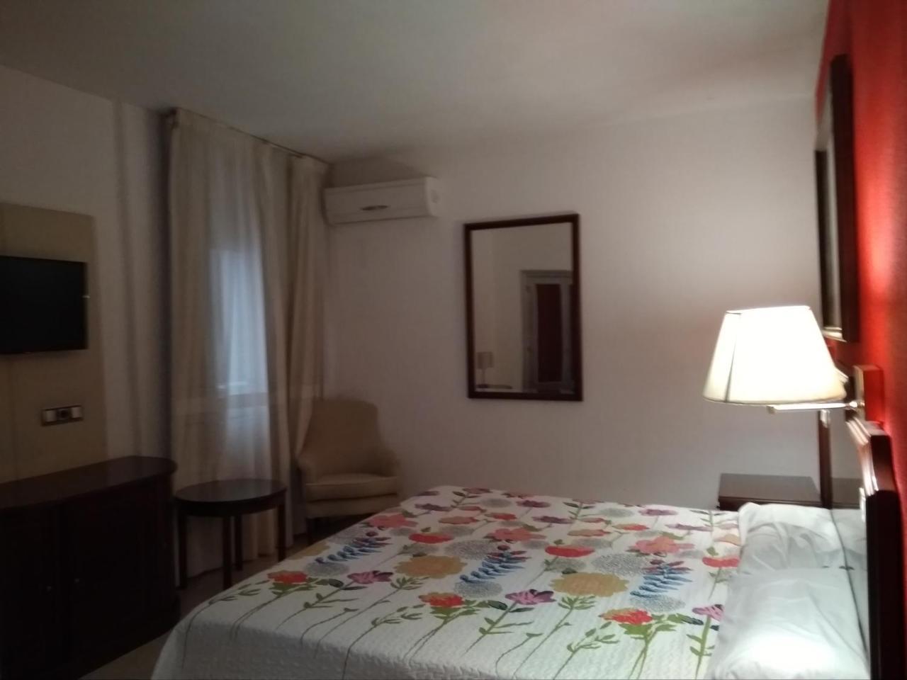 Hotel Nuevo Ara Caces Kültér fotó